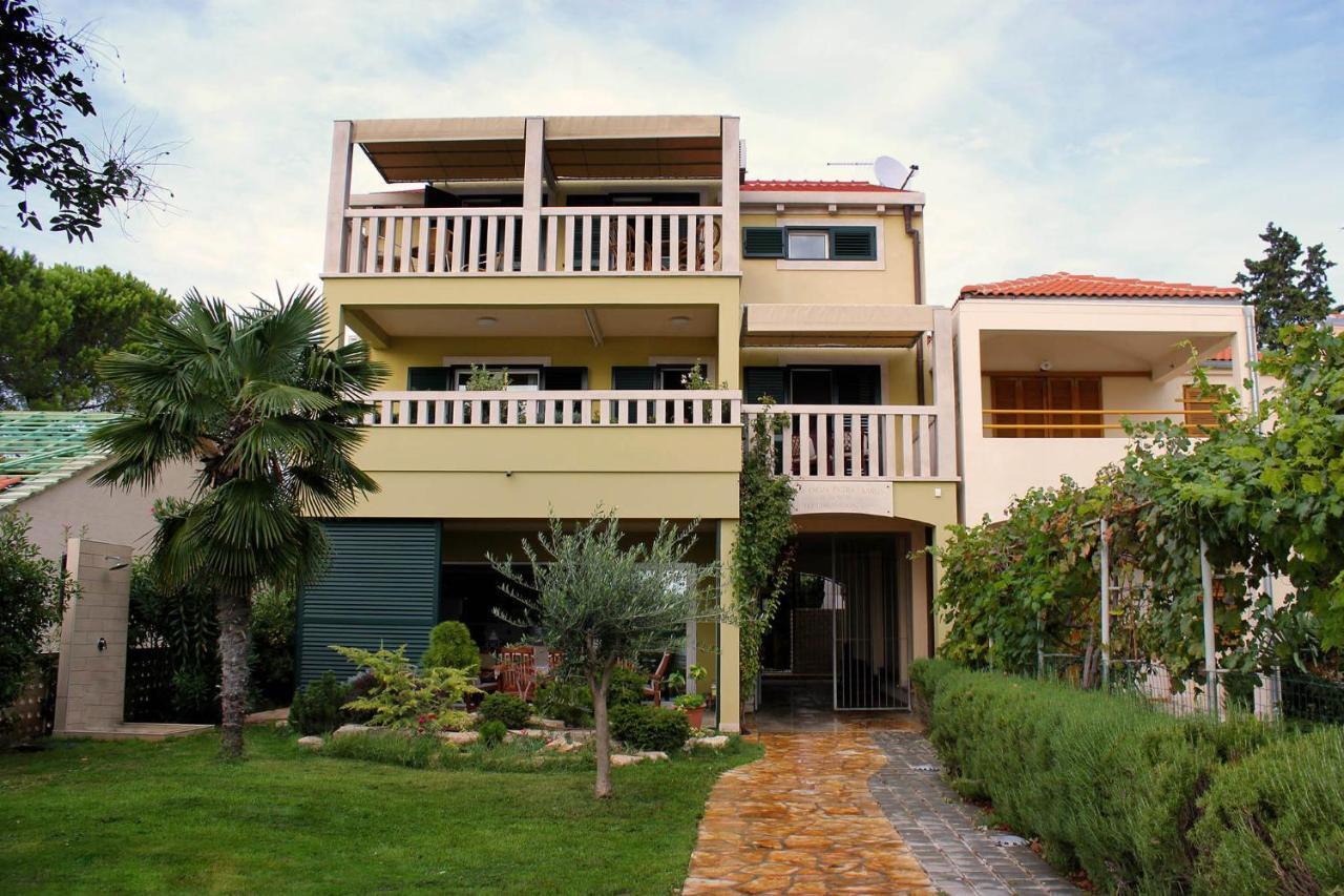 Apartments Petra I Karlo Турань Экстерьер фото
